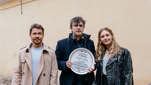 Павел Деревянко, Сергей Коротаев и Кристина Асмус на съемках сериала«Сансара» Павел Деревянко, Сергей Коротаев и Кристина Асмус на съемках сериала«Сансара»