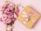 Что подарить на 8 Марта девушке, жене, маме, коллеге. фрипик