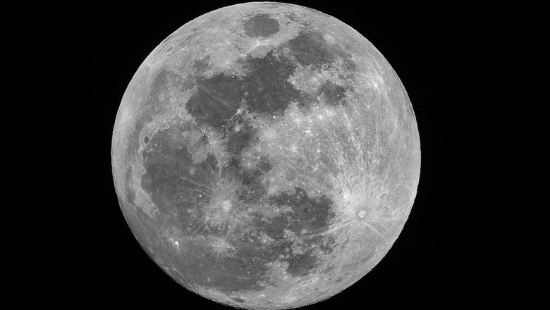 Существует несколько теорий образования Луны.