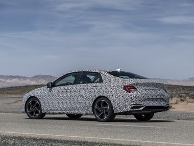 slide image for gallery: 25973 | Hyundai Elantra N Line