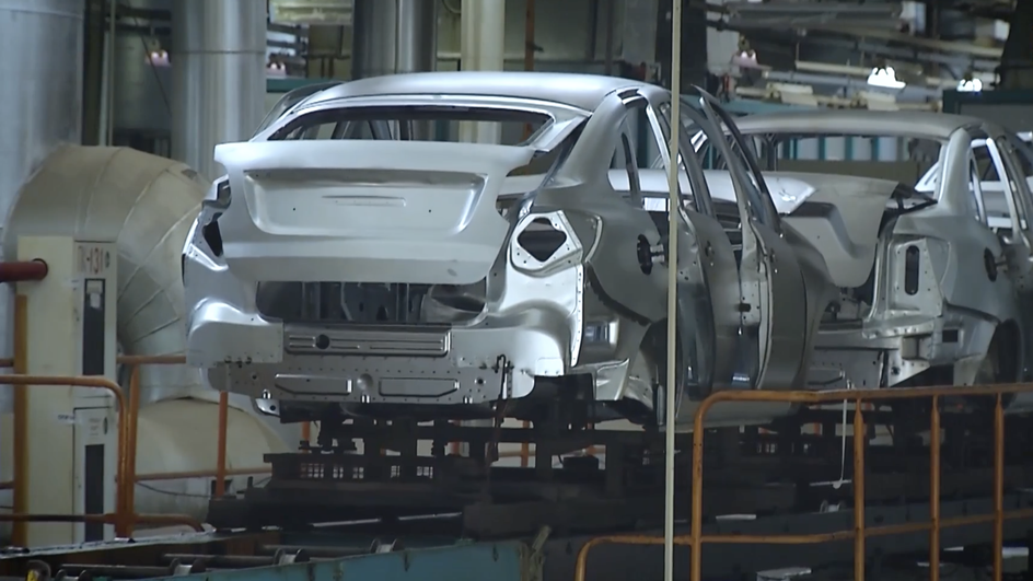 Скриншот видео окраски кузовов Lada Скриншот видео окраски кузовов Lada