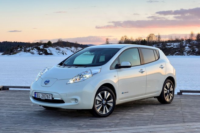 Nissan Leaf I 2010 - 2016 Хэтчбек