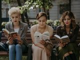 5 трендов в макияже и прическах для умных и читающих девушек
