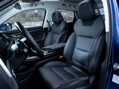 slide image for gallery: 27002 | Geely Tugella interior