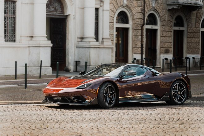 Pininfarina показала финальный электрогиперкар Battista Pininfarina показала финальный электрогиперкар Battista