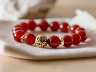 Украшение из сердолика Украшение из сердолика