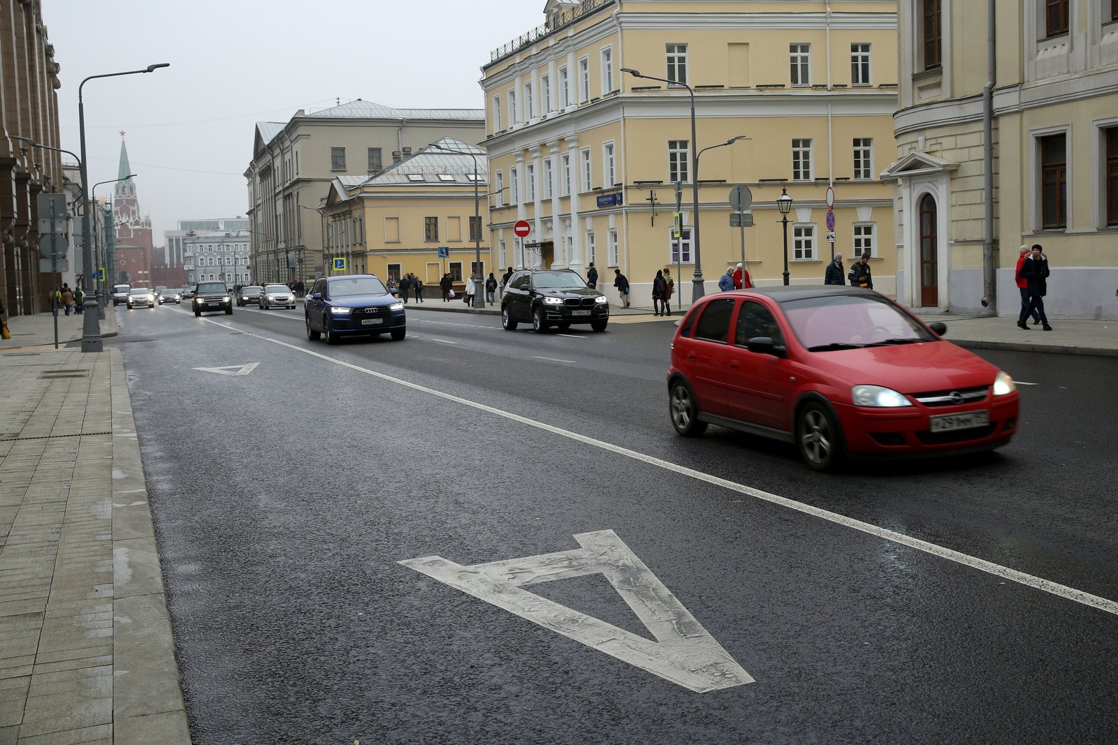 Штраф за автобусную полосу 2024: какой штраф грозит за езду по автобусной  полосе в Москве и других городах, какие есть скидки