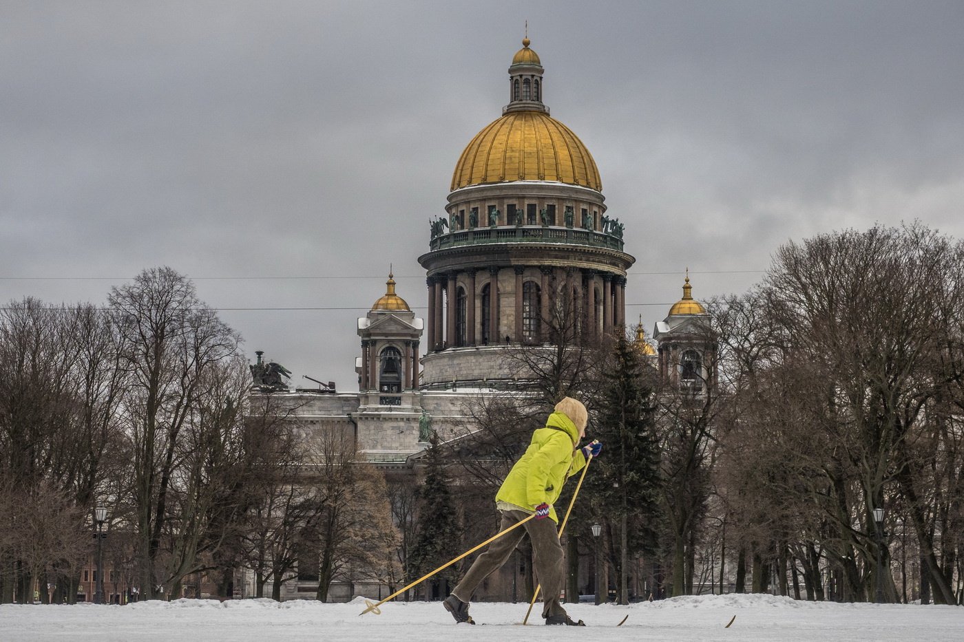 Лыжню! Где бесплатно покататься на беговых лыжах в Петербурге и  окрестностях - Новости Mail.ru