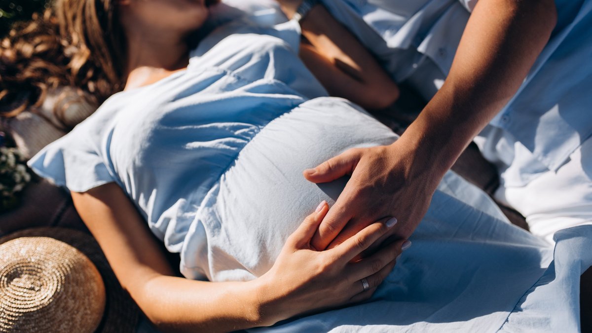 Как спать при беременности