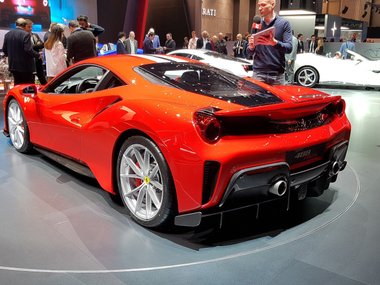 slide image for gallery: 23548 | Ferrari 488 Pista