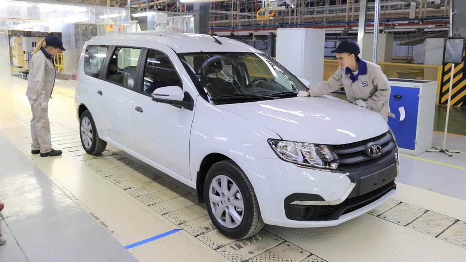 Производство Lada Largus на заводе в Ижевске. Сборка