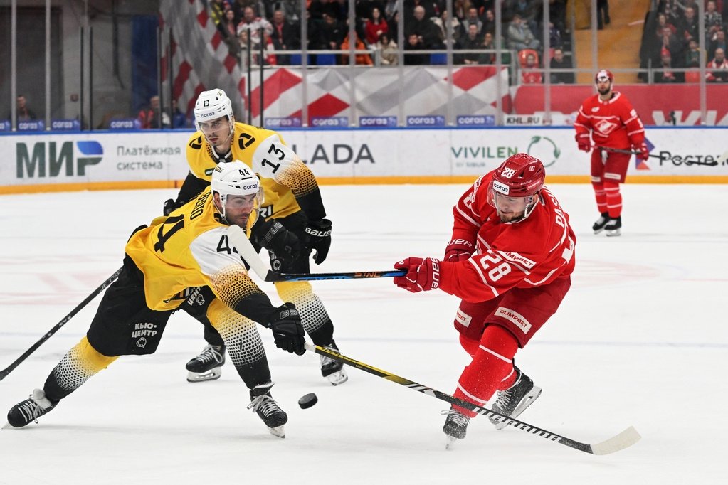 «Северсталь» сравняла счет в серии плей-офф КХЛ против «Спартака»