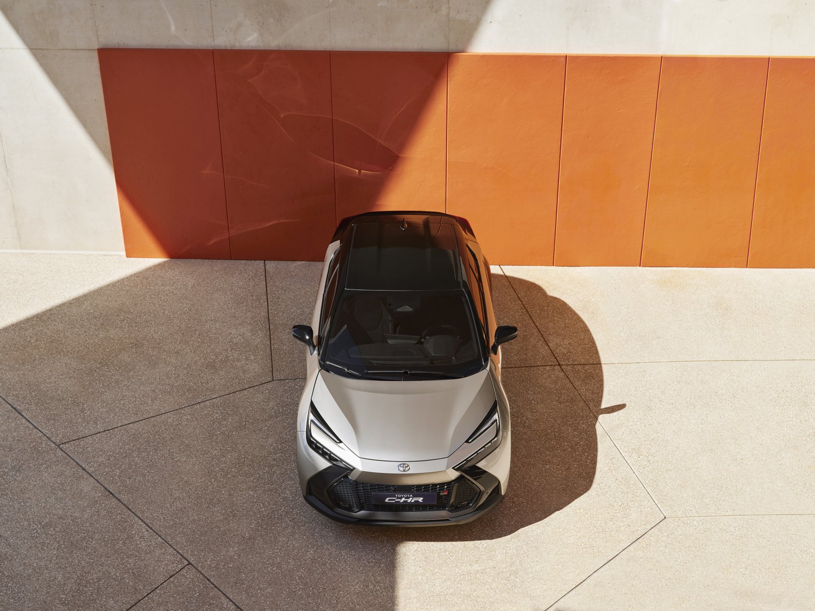 Новый логотип Opel, новая Toyota C-HR и другие новинки недели