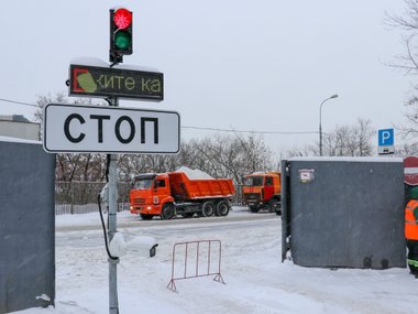 slide image for gallery: 27451 | Куда увозят снег с улиц