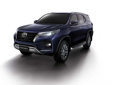 slide image for gallery: 26328 | Toyota Fortuner