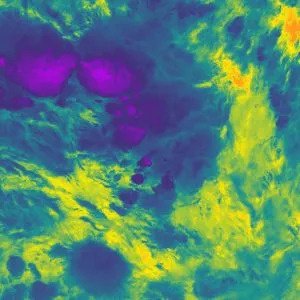 Холодные части облака окрашены в фиолетовый цвет, а теплый Тихий океан показан желто-оранжевым. Фото: National Centre for Earth Observation