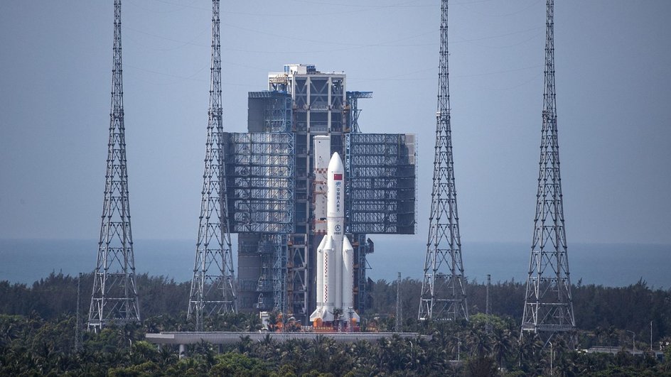 Ракета «Великий поход – 5B» на старте Ракета «Великий поход – 5B» на старте