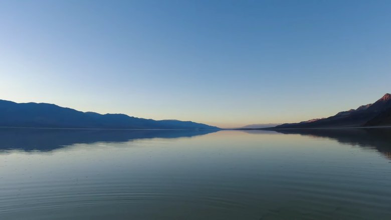 Так выглядит озеро в Долине Смерти.