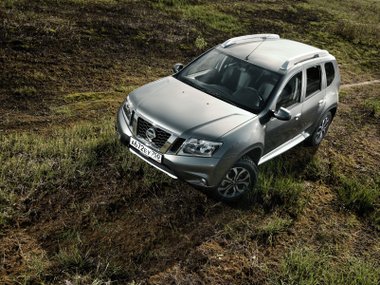slide image for gallery: 21861 | Nissan Terrano