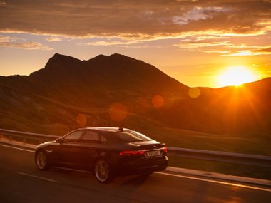 slide image for gallery: 18021 | Jaguar XF