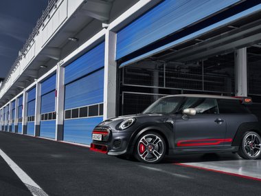 slide image for gallery: 25335 | Mini