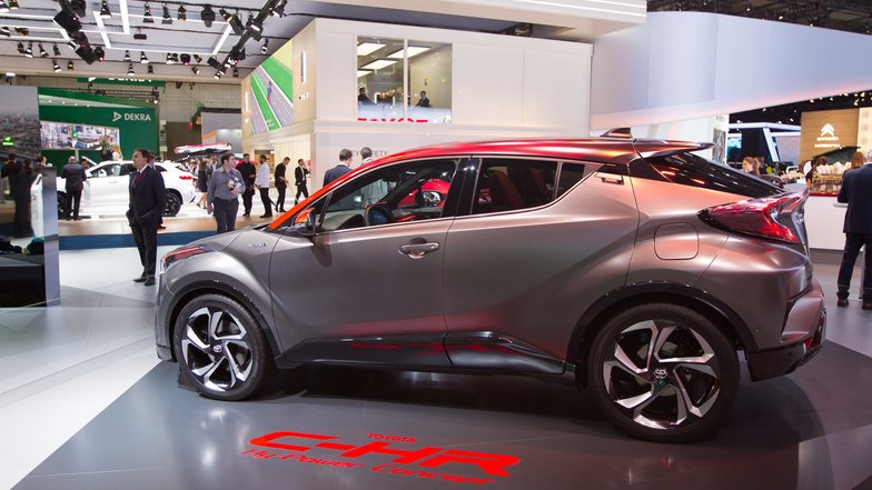 slide image for gallery: 23474 | Toyota C-HR Hy-Power Concept