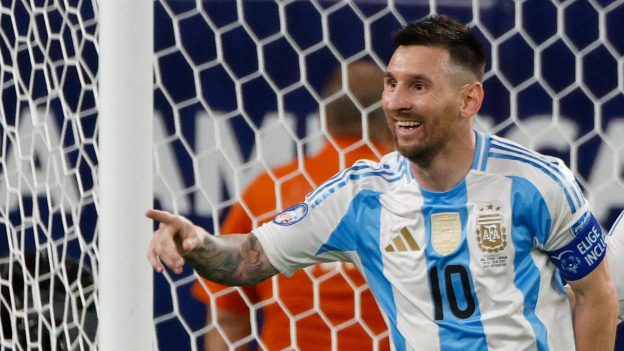 Президент Аргентины: «Месси — лучший футболист в истории. Он превосходит Пеле по средней результативности»