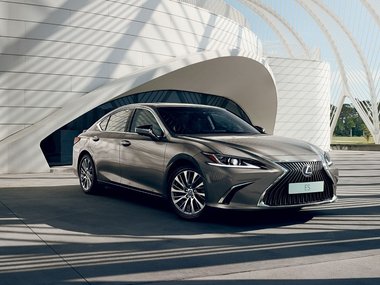 slide image for gallery: 27413 | Lexus Connected Services