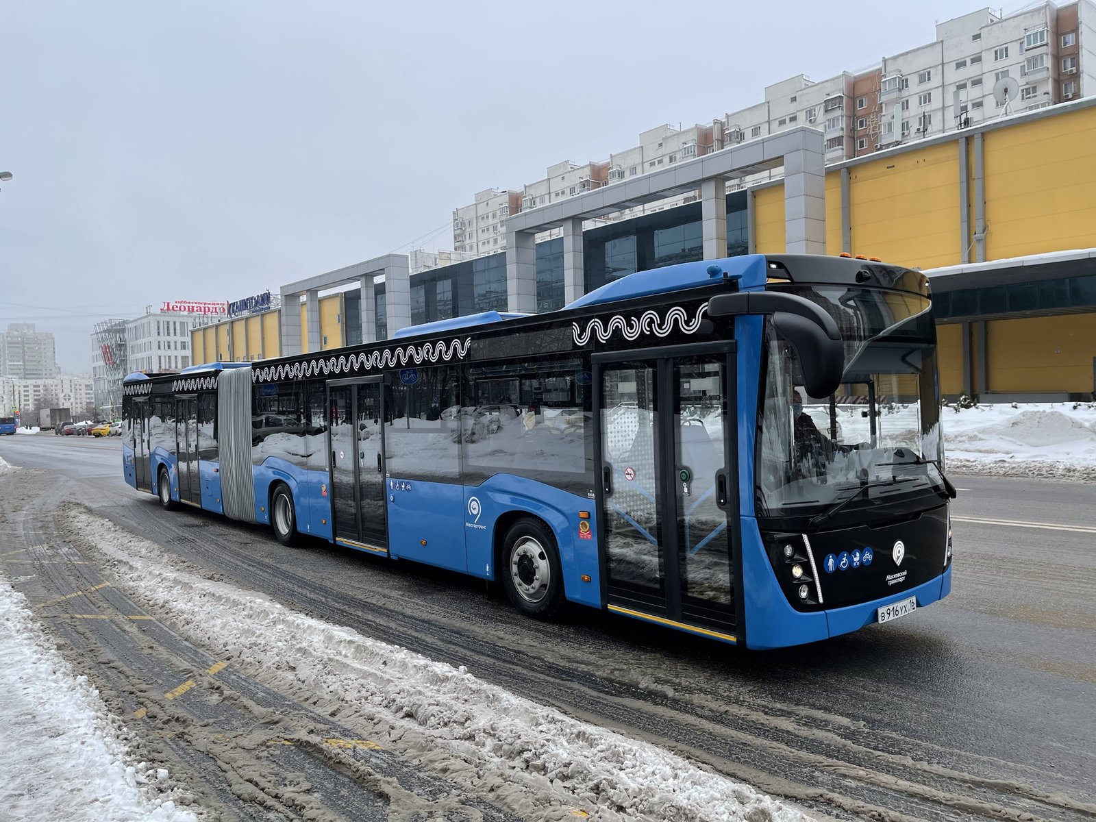 В России выпустили новый автобус с «гармошкой» (фото)