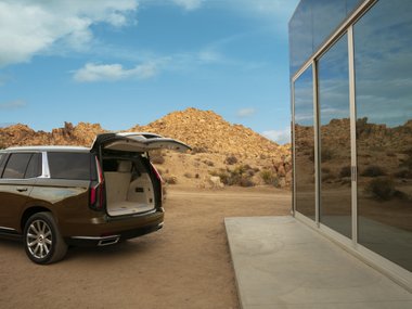 slide image for gallery: 25962 | Cadillac Escalade