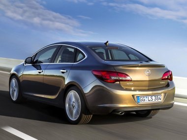 slide image for gallery: 27019 | Opel Astra