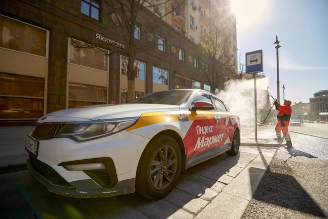 Мойка дорожных знаков в Москве по весне Мойка дорожных знаков в Москве по весне