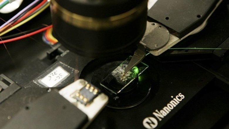 Лазерный пинцет может поместить под микроскоп отдельную молекулу / Getty Images