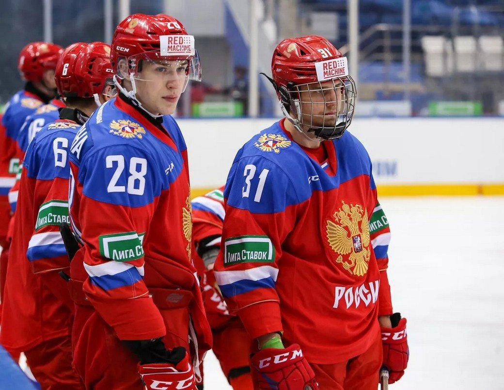 Хоккеисты сборной России попросили IIHF вернуть команду на МЧМ | 15.02.2024  - Спорт Mail.ru