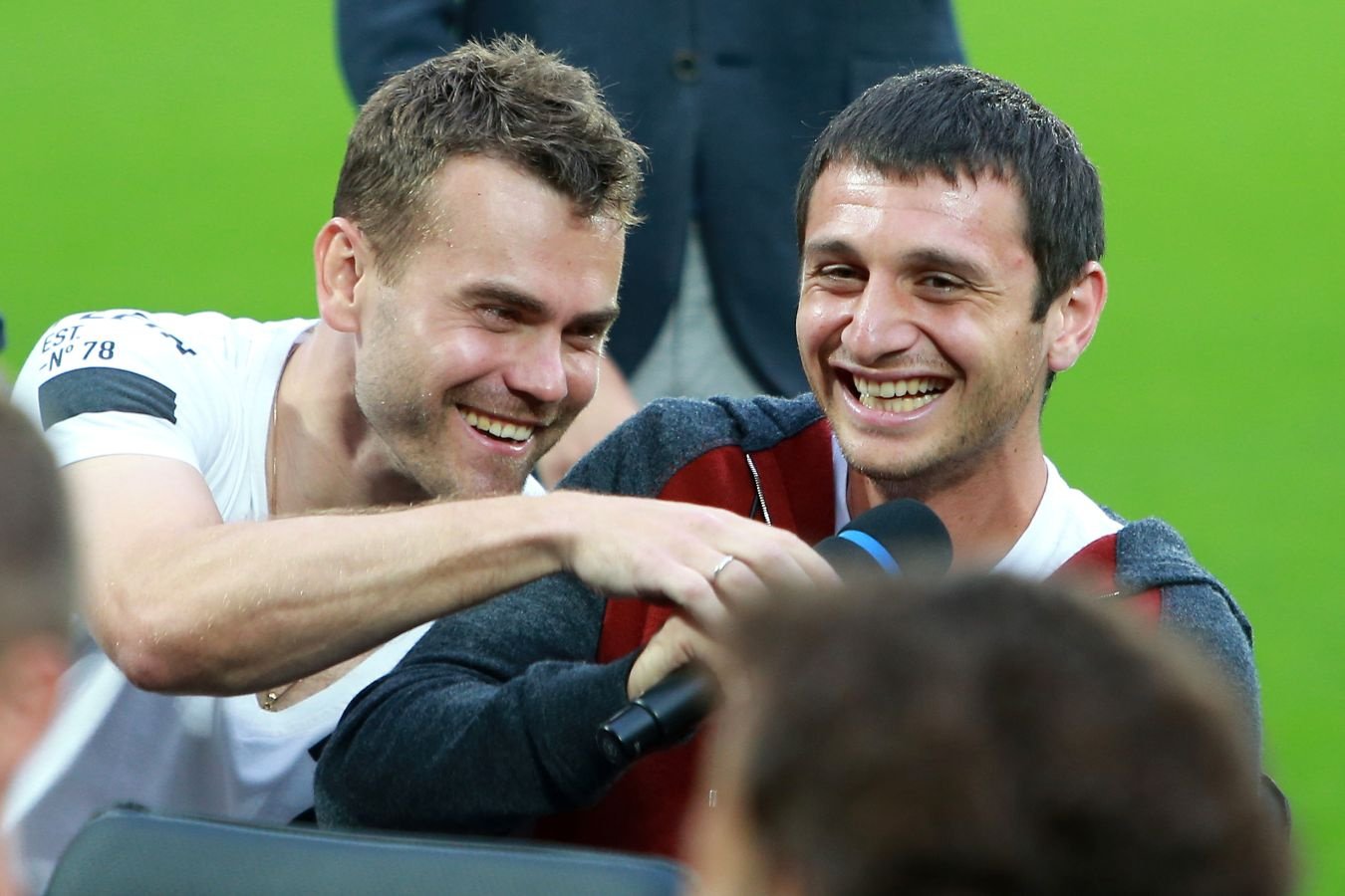 Акинфеев подшутил над Дзагоевым: как ты можешь тренером стать, ты же псих