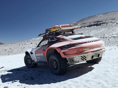 Porsche 911 заехал на высоту 6734 метра над уровнем моря