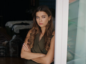 кадр из сериала, Афра Сарачоглу