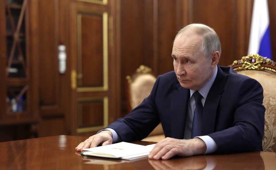 Владимир Путин в кабинете Владимир Путин в кабинете