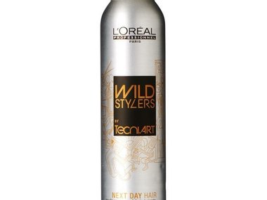 Slide image for gallery: 3993 | L'Oreal Professionnel запустил новую линейку стайлинговых средств для создания образа в стиле гранж — Wild Stylers By Techi.Art. Редакции «Леди Mail.Ru» особенно понравилась текстурирующая пудра для создания мягкого эффекта