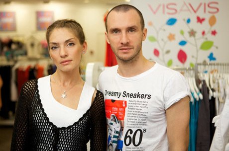 Кристина и стилист встретились в магазине