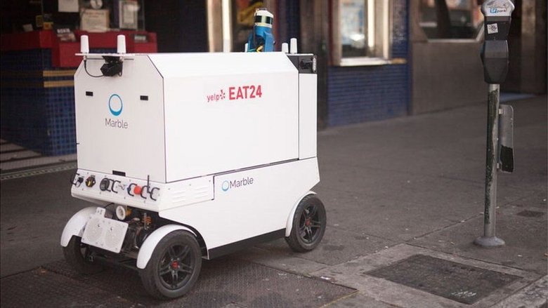 Компания Marble разрабатывает целую серию роботов-разносчиков еды в Сан-Франциско, однако некоторые жители пытаются добиться, чтобы роботам запретили передвигаться по тротуарам. Фото: MARBLE