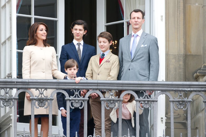 Принц Николай с семьей