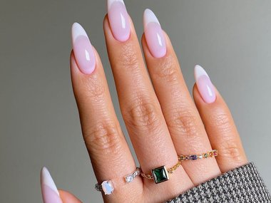 Ванильный френч из аккаунта Sansungnails