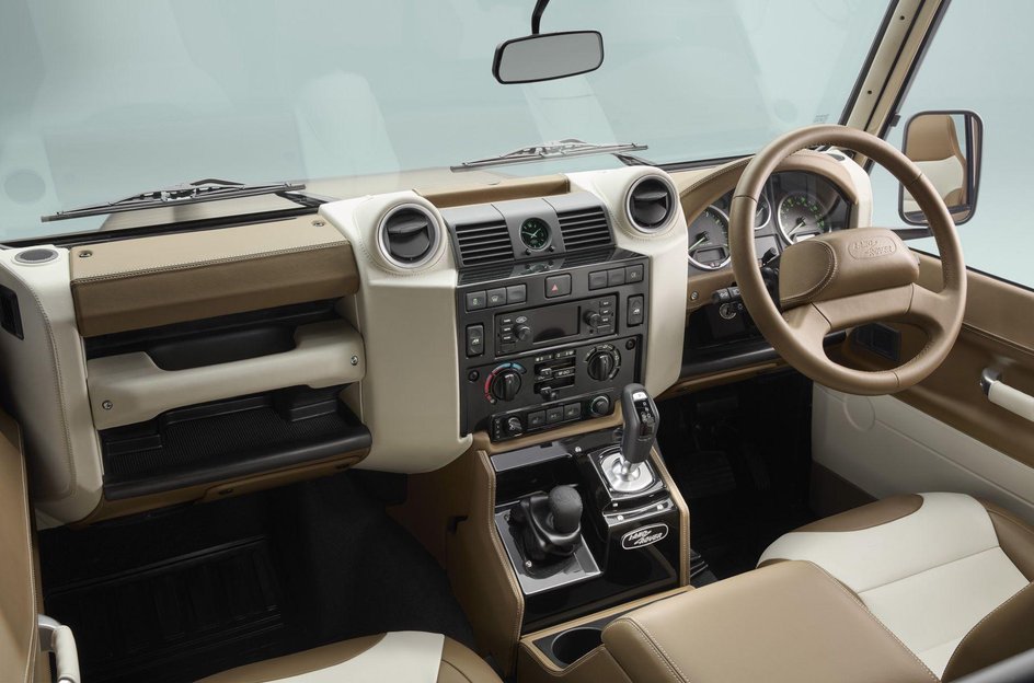 Land Rover возобновил выпуск Defender с мягким верхом Land Rover возобновил выпуск Defender с мягким верхом