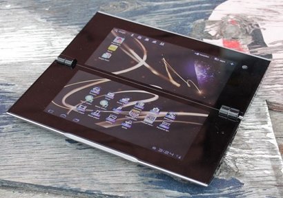 Смартфон NEC Medias W и планшет Sony Tablet P
