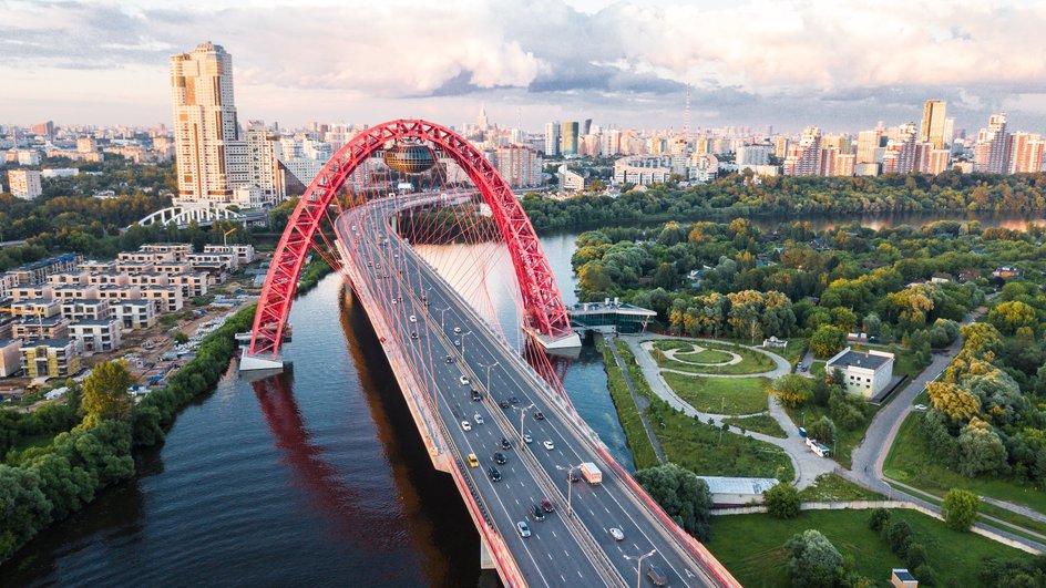 Красный мост в Москве