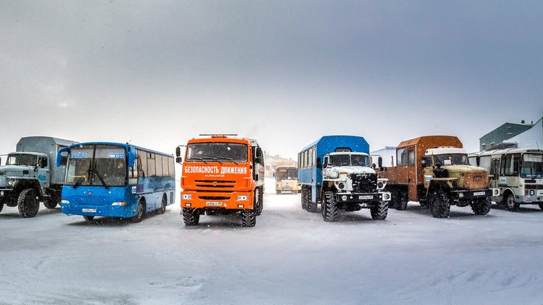 slide image for gallery: 23401 | Газ, «Мертвая дорога», Сталин и Land Rover
