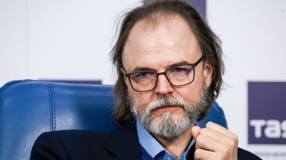 Художественный руководитель Московского драматического театра имени Н. В. Гоголя Антон Яковлев Художественный руководитель Московского драматического театра имени Н. В. Гоголя Антон Яковлев