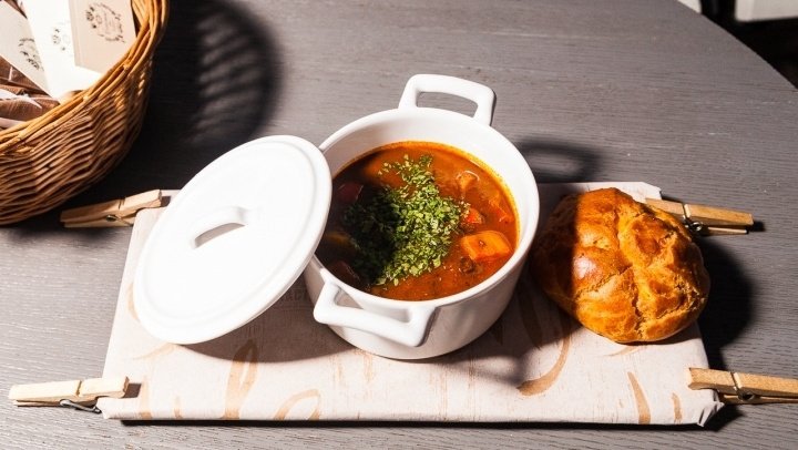 Суп-гуляш «По-венгерски» из говядины: классический рецепт