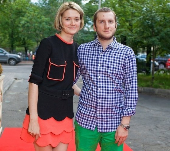 С женой, актрисой Надеждой Михалковой
